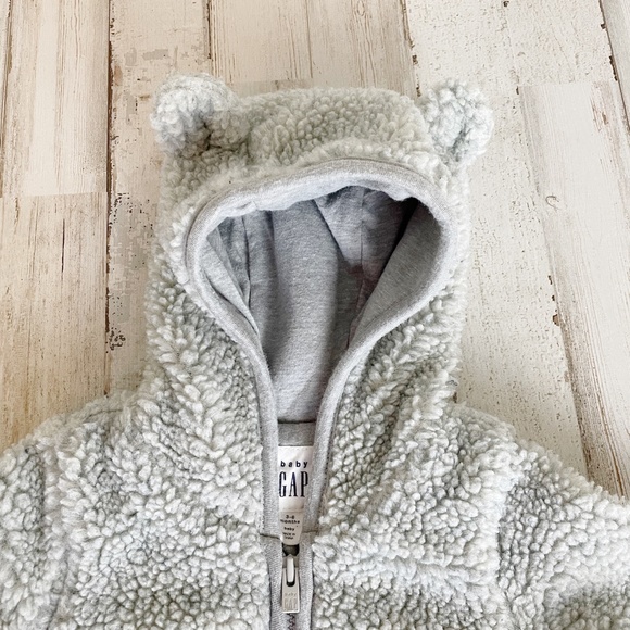 Gap | Baby Gray Sherpa Zip Front Body Suit | Size: 3-6M - Picture 3 of 7